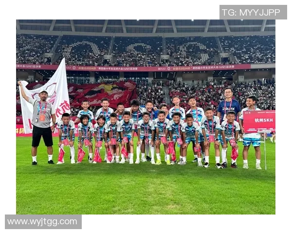 赛后分析：杭州足球队与成都足球队球员个人能力对比与表现评估