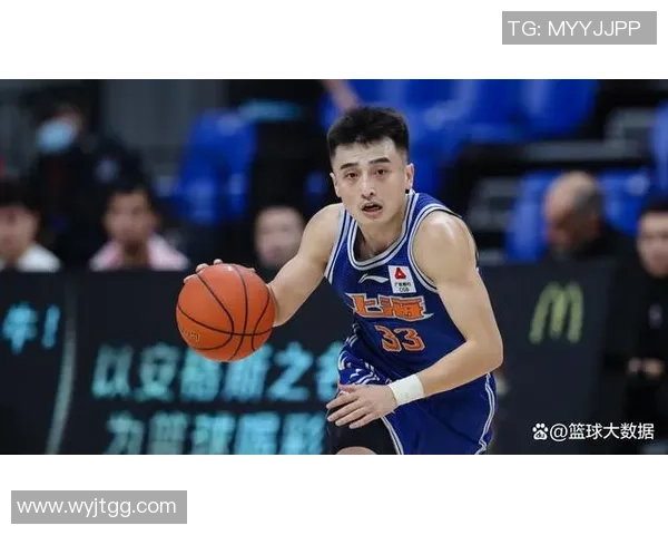 上海篮球队速度之争引发热议球迷观点各异分析战术与表现