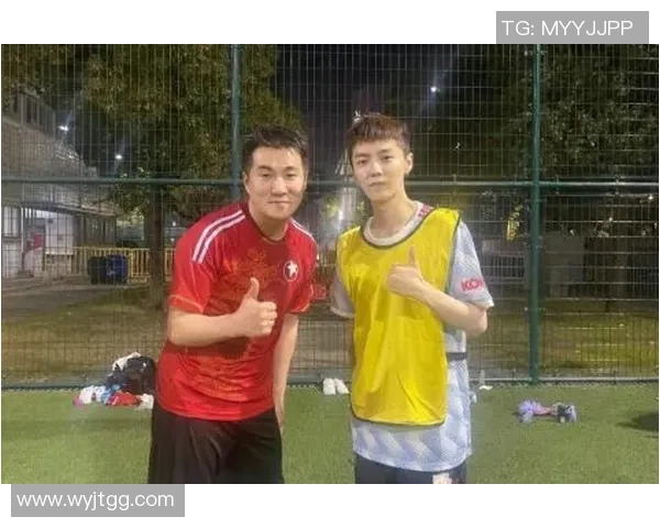 当明星偶遇足球明星时的尴尬与趣事分享